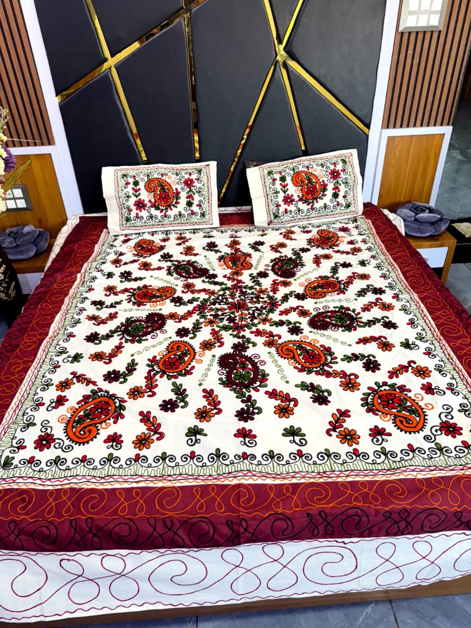 Bedsheets in single and double bed sizes